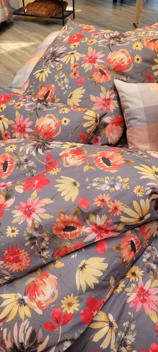 Living Dreams Fein-Satin Bettwäsche Grey Flower